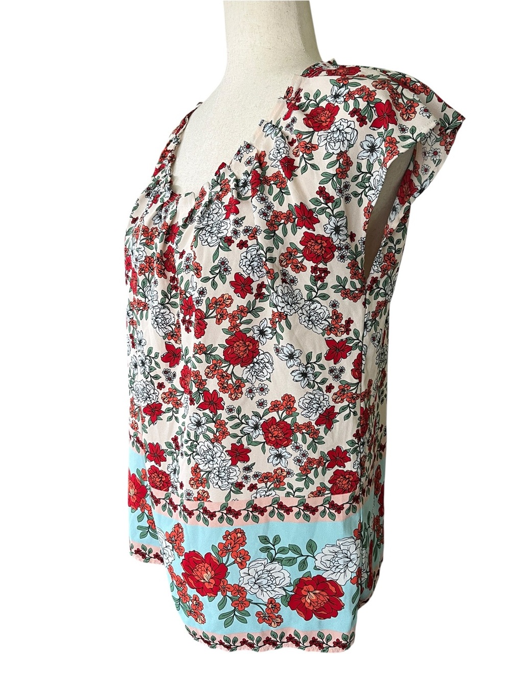 LC Lauren Conrad Pleated Flowy Cap-Sleeve Top - Picture 5 of 11